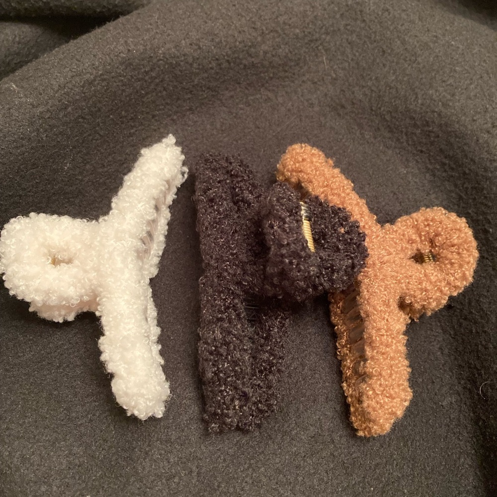 NWOT: brand new “sweater” hair clips, includes 3 clips